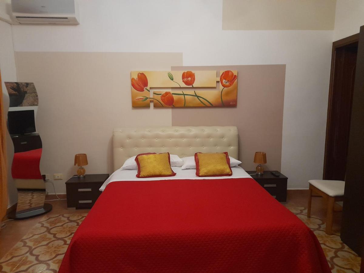 I Faraglioni Comfort Rooms Терразини Экстерьер фото