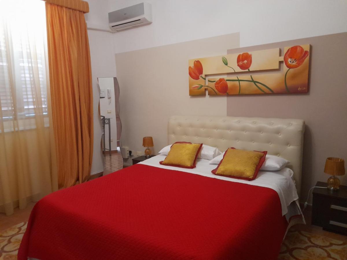 I Faraglioni Comfort Rooms Терразини Экстерьер фото